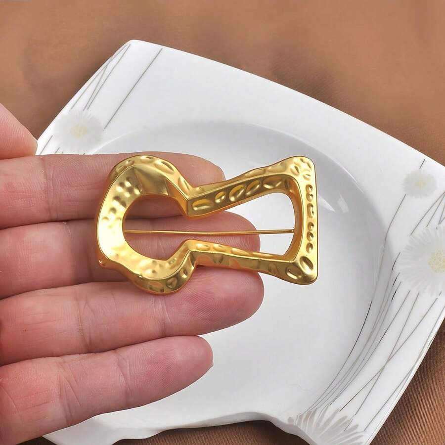 1pc Women's Fashion Chic Metal Brooch - Irregular Hollow Texture Design (Gold/Silver Two-Tone) Fashion Decorative Pin, Suitable For Daily Wear, Parties, Coats, And Dress Matching - A - View 1