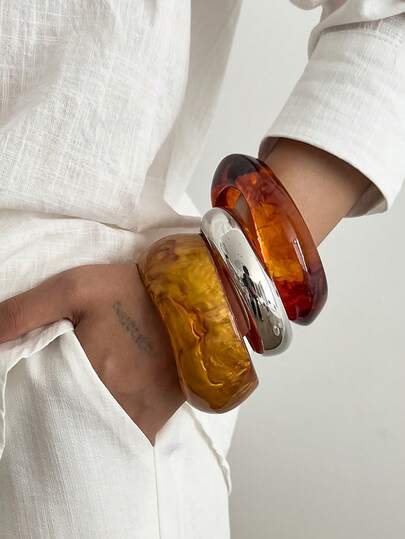 一套时尚渐变树脂宽檐首饰套装，夸张的沙滩风格百搭配饰，适合女性