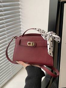 A Sophisticated And Stylish Multi-Purpose Minimalist-Style Bag In A Chic Design, Featuring A New 2026 Model And An Elegant Style, Suitable For Women And Featuring A Cross-Body Design. - Red - View 2