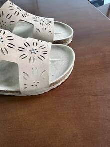 1 Pair Elegant Hollow-Out PU Leather Casual Sandals, Suitable For Beach & Summer - Beige - View 2