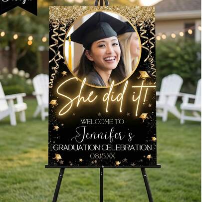 1 bảng chào mừng lễ tốt nghiệp màu đen và vàng cá nhân hóa, bảng thông tin chào mừng tiệc tốt nghiệp, bảng chào mừng tiệc tốt nghiệp họa tiết đèn neon đen và vàng, áp phích vinh danh tốt nghiệp, áp phích mùa tốt nghiệp 2026 tùy chỉnh, áp phích thông tin chào mừng tốt nghiệp, văn bản và ảnh có thể tùy chỉnh, bảng chào mừng tốt nghiệp, biểu ngữ, bảng hiệu tiệc tốt nghiệp, bảng chào mừng sinh viên tốt nghiệp, bảng trang trí cho lễ kỷ niệm tốt nghiệp, đánh dấu một cột mốc quan trọng trong cuộc đời.