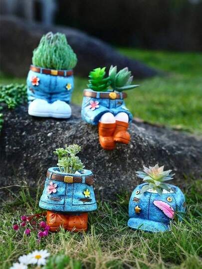 This Creative Denim-Style Succulent Planter Comes In A Resin Pot Shaped Like A Pair Of Jeans. Suitable For Indoor/Outdoor Planting And Home Décor, It Also Makes A Unique Gift For Plant Lovers. It's A Very Beautiful Succulent Decoration.