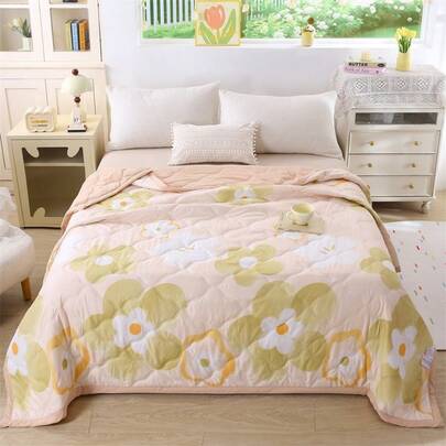 1pc Floral Printed Quilt, Lightweight Comforter, Soft Polyester Blend Fabric, Machine Washable, Ideal For Bedroom Decor, Modern Bedding Design, Comfortable For Summer, Decorative For Autumn, Room Decor