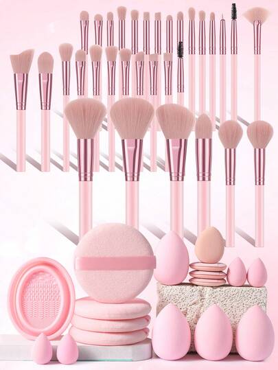 49件套化妆工具套装，包含：32支化妆刷套装+1个化妆刷清洁工具+4个圆形粉扑+4个化妆海绵+4个迷你气垫粉扑+4个迷你化妆海绵，一应俱全，新手友好 | 方便旅行携带，送礼佳品 | 新手/女性的完美之选