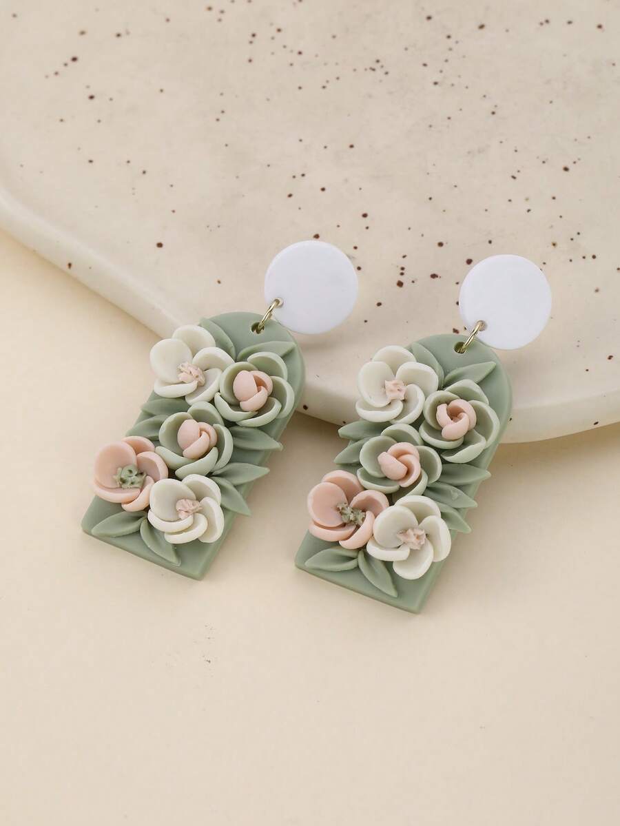 Đôi bông tai hoa hồng năm cánh 3D thủ công, mang vẻ đẹp tự nhiên, tươi sáng và sống động. Hoàn hảo cho các buổi hẹn hò, tiệc trà chiều, kỳ nghỉ, tiệc tùng và đeo hàng ngày.