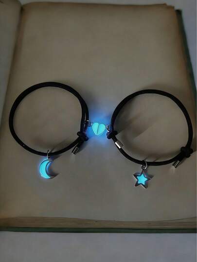 ATLVXJL Set de 2 piezas de pulseras luminosas con diseño de corazón, estrella y luna que brillan en la oscuridad, joyería casual adecuada para uso diario y como regalo para ocasiones festivas