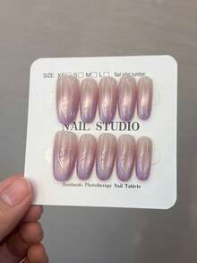 10片/套 手工制作 Y2K 3D 凝胶杏仁淡紫色法式压贴美甲，带有淡紫色水晶猫眼和渐变设计，粉色少女风格，完美贴合的亚克力假指甲套装，包括1瓶果冻胶和1个指甲锉，可爱的手工美甲用品，适合女性和女孩日常派对和聚会使用。 - 紫丁香色 - 查看 5