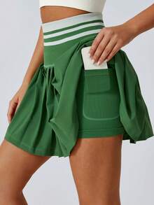 NcmRyu Conjunto feminino de shorts listrados em cores contrastantes, com cintura elástica canelada e forro, bolsos e saia de tênis esportiva. - Verde - Ver 4