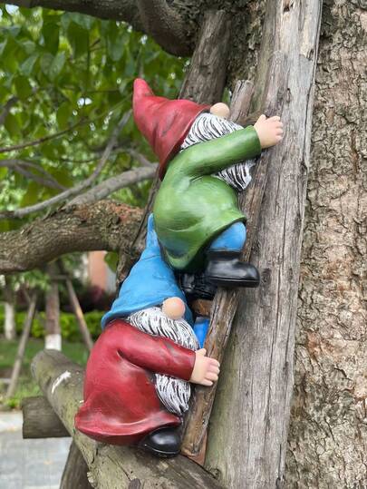 1pc Resin Cartoon Climbing Dwarf Statue, White Beard Garden Gnome, Home Garden Decor, Outdoor Decor, Wedding Season Gift, Mother's Day Gift, Great Gift For Friends