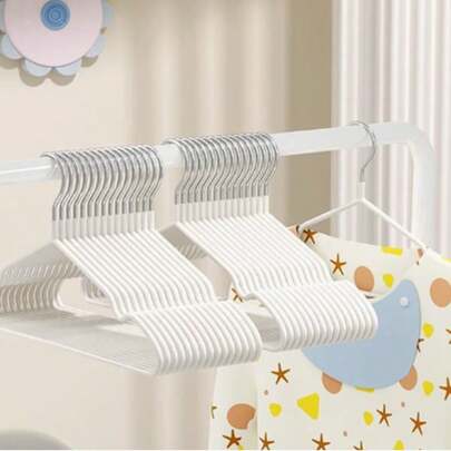 شماعات مخملية فاخرة، شماعات مبطنة رقيقة غير انزلاقية، شماعات ملابس قوية، شماعات معاطف وبدلات ثقيلة الوزن، شماعات بدلات متينة للاستخدام في الخزانة، لوازم خزانة مثالية 5 قطع