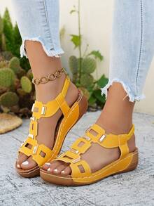 Plus Size Women's Retro Solid Color Buckle Platform Wedge Sandals - Yellow - View 5