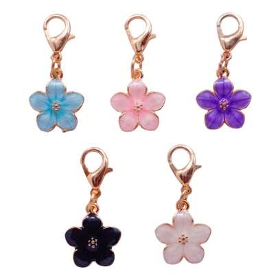 5个可爱五瓣花吊坠，珐琅合金包包挂饰，适用于背包、钱包和鞋子，珠宝制作配件，尺寸31x15毫米