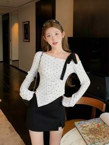 Áo thun dài tay nữ dáng ôm, cổ lệch vai, chấm bi, thích hợp mặc ngày Valentine, trang phục mùa xuân màu trắng. - trắng - Xem 2