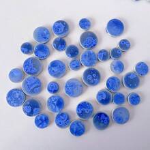 Un paquete de 150g/5.29oz de fragmentos circulares de vidrio y cerámica de diferentes tamaños con efectos de agrietamiento y explosión de hielo, que proporcionan una mejor creación en varios colores y tamaños. Es muy adecuado para manualidades hechas a mano, decoración del hogar única, arte de pared y elaboración de rompecabezas, y acabados brillantes y de colores brillantes. Es un material ideal para manualidades para creadores de DIY Masak. - Redondo 10-150g/5.29oz - Ver 25