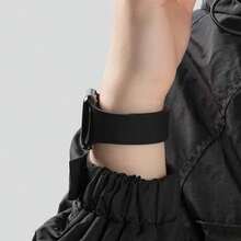 1pc Unisex Litchi Texture Silicone Magnetic Watch Band, Compatible With Apple Watch 42mm, 38mm, 40mm, 41mm, 44mm, 45mm, 46mm, 49mm, Fashionable Smart Watch Replacement Strap For Series Ultra2, Ultra SE2, SE 11, 10, 9, 8, 7, 6, 5, 4, 3, 2, 1 - Black - View 3