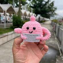 Ấm trà màu hồng được đan thủ công, mềm mại, thoải mái, bền chắc. Họa tiết đan đẹp mắt và màu sắc tươi sáng làm cho nó trở thành một lựa chọn tuyệt vời để trang trí phòng. Chúng ta có thể đặt nó trong phòng ngủ, phòng khách hoặc bất cứ nơi nào bạn muốn trưng bày. - Nhiều màu - Xem 5