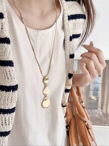 1件简约扁平金属链铜合金吊坠项链，适合女性日常佩戴，可用作珠宝配饰或礼物。 - 金色 - 查看 3