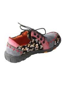 1 Paar TMA EYES Damen handgefertigte bestickte Schädel- und Knochen-Kontrast-Farbschnürung Flache Lässig Schuhe mit rundem Zehenbereich, Punk Street Y2K Stil, Alltagsverkehr, Cosplay, Frühling/Herbst - Schwarz - Übersicht 6
