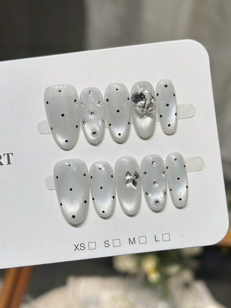 10 móng tay giả thủ công hình oval, móng acrylic dán, cỡ trung bình, phong cách tối giản màu bạc, kiểu mắt mèo nổi bật, chấm bi vẽ tay, đính đá nhỏ, kiểu móng đơn giản thanh lịch sang trọng mùa xuân, móng dán mùa hè, móng giả đa năng tự làm nghệ thuật móng tay giả, thích hợp sử dụng hàng ngày và trong môi trường công sở, có thể tái sử dụng, làm quà tặng cho phụ nữ và bé gái. - Bạc - Xem 1