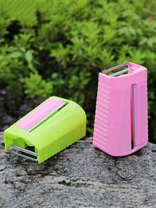 1个手动黄瓜切片削皮器，采用耐用塑料制成，适用于制作黄瓜面膜、护肤和厨房用途，可切片和削皮。 - 彩色 - 查看 3