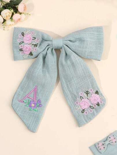 1pc Embroidered Flower 26 Letter Bow Trailing Hair Clip For Girls, With A Variety Of Letter Options, Plain Fabric Countryside Style Children's Hairpins, Elegant Floral Embroidery Kid's Hair Accessory