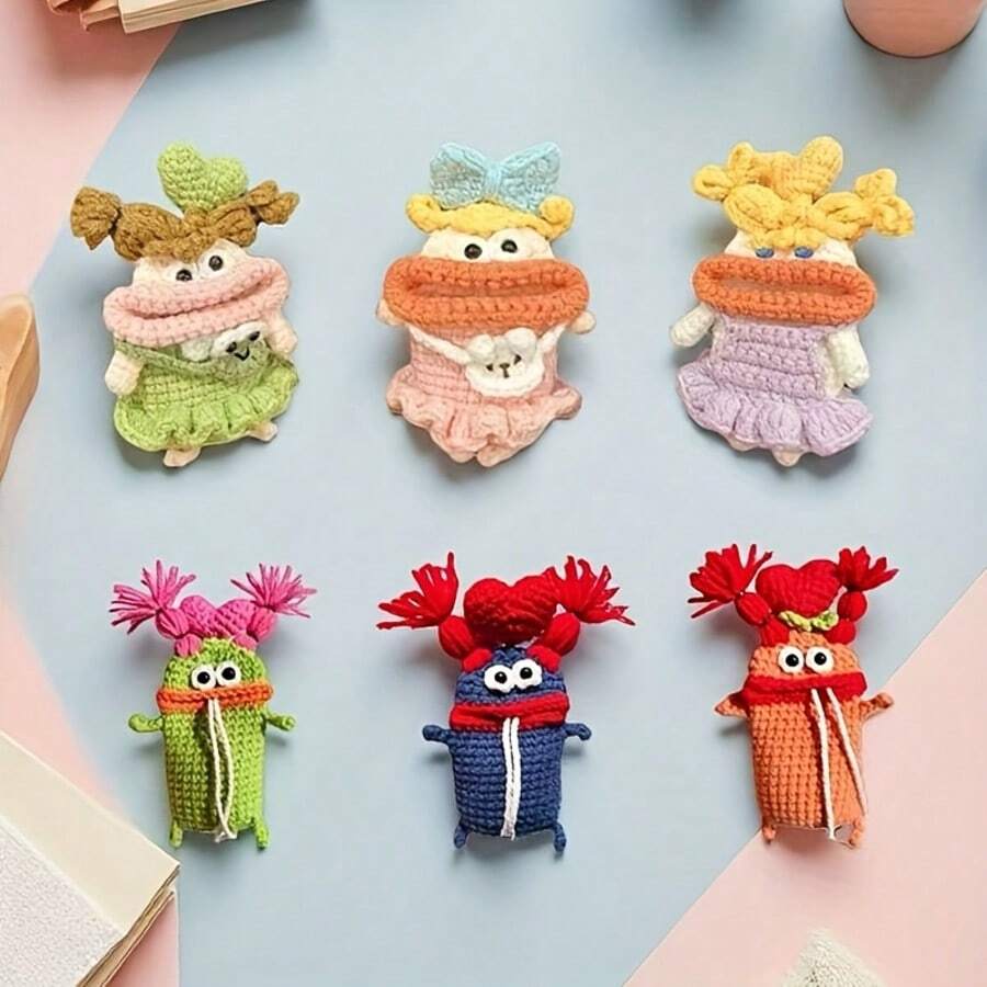 キュートで愛らしいソーセージの唇の形をしたキーポーチ。引き出し式の車のキープロテクター、楽しい車のキーカバー。精巧な手織りのオーナメントで、クリスマス、誕生日プレゼント、結婚式、卒業式、ホリデーギフトに最適です。