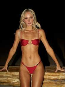 Deep Crimson Velvet-Touch Bikini Set With Push-Up Cups, Ornate Metallic Ring Detail At Bust And Hip, Plus Ultra-Low Rise Bottoms - Perfect For Evening Beach Parties, Rooftop Dinners, Fashion Editorials, Bachelorette Trips, Glamorous Vacations | Sultry, Luxe, Body-Hugging Swimwear, Premium Two-Piece For After-Dark Allure & Bold Confidence - 彩色 - 查看 1