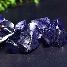 QYDCX Cristalli grezzi di Goldstone blu, Goldstone blu naturale grezzo, pietre grezze curative per fontane, decorazione per la casa, meditazione, bilanciamento energetico, avvolgimento con fili, Wicca e Reiki - Blu - Visualizzare 3