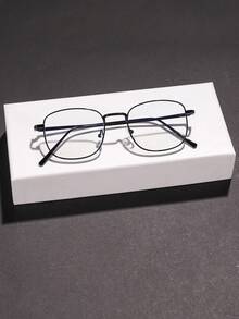 1 chiếc kính thời trang nam không độ, gọng vuông bằng polycarbonate và kim loại, phong cách giản dị, cá tính, cổ điển, độc đáo, đa năng, phù hợp đeo hàng ngày đi làm và đi học, kèm hộp đựng kính. - Nhiều màu - Xem 4