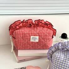 Lace Checkered Makeup Bag, Ins-Style Minimalist Niche Design For Girls, High-Value Appearance, Portable Large-Capacity Cosmetic Pouch For Outings, Home, Travel, And Universal Use - 紅莓蕾絲化妝包 - 查看 2