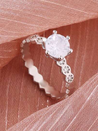 1pc Classic Sparkling Elegant Claw-Set Round Synthetic Cubic Zirconia Ring, Suitable For Wedding, Bride, Engagement, Birthday Decoration, All Seasons