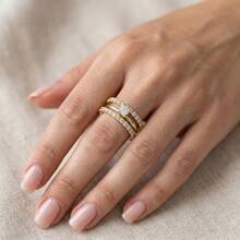 Kit With Trio Of Rings, Wedding Ring Holder And Solitaire Studded Gold Plated - 金黃色 - 查看 2
