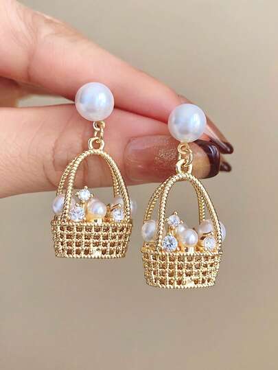 1 par de pendientes elegantes con flores, perlas y rhinestones en forma de canasta, versátiles para bodas, fiestas y uso diario
