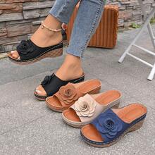 Sandal Selop Wedges Motif Bunga 3D Wanita, Sandal Jepit Bernapas Berongga untuk Musim Panas - Krem - View 2