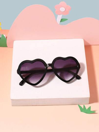 1副儿童复古时尚眼镜，适合3-8岁儿童，聚碳酸酯心形镜框，休闲独特复古百搭，适合日常佩戴和节日派对，附眼镜盒