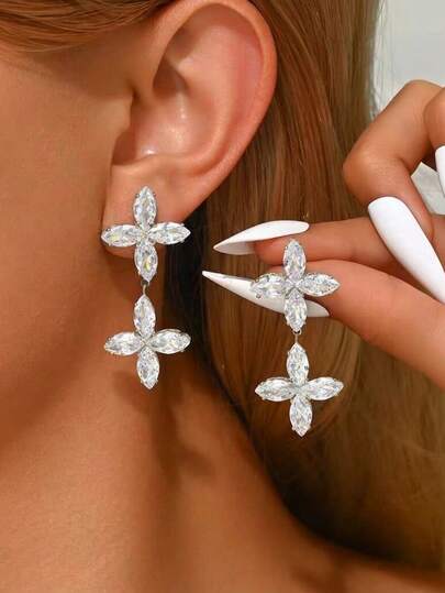 一对优雅玻璃水钻精致花瓣十字形耳环，时尚休闲日常佩戴