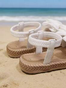 1双女童大蝴蝶结编织纹防滑弹力带露趾平底凉鞋，适合夏季日常穿着、海滩和度假（亲子款） - 白色 - 查看 5