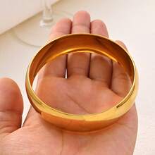 Vòng tay bản rộng 70mm màu vàng sang trọng dành cho nữ - Thiết kế thanh lịch và đơn giản, hoàn hảo cho trang phục hàng ngày hoặc dự tiệc. - Vàng - Xem 2