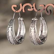 1 Đôi bông tai bạc kiểu cổ điển thời trang, có họa tiết độc đáo, phù hợp để đeo hàng ngày và đi du lịch, món quà hoàn hảo dành cho phái nữ. - Bạc - Xem 7