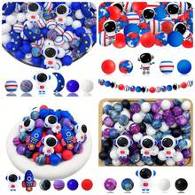 25颗宇航员硅胶珠套装，蓝红两色，太空飞船和宇宙图案，适用于珠宝制作、耳环、项链、包包、钢笔、手机链、化妆刷及其他DIY工艺品。 - 太空人系列 - 查看 12
