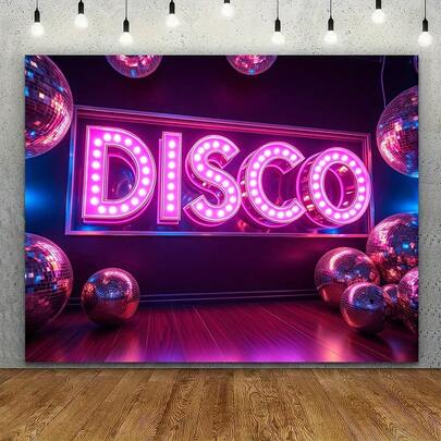 Phông nền 2D phẳng, hình ảnh gồm những quả cầu disco khổng lồ, nốt nhạc nhiều màu, dây đàn dọc nhiều màu, sàn nhảy, đèn sân khấu và nền màu tím đậm với các điểm sáng, phù hợp cho các lễ hội âm nhạc trong nhà và ngoài trời, tiệc người lớn, phòng tập nhảy, KTV và studio chụp ảnh. Có nhiều kiểu dáng và kích cỡ để lựa chọn.