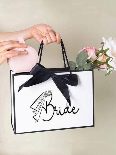 1个新娘礼品袋，婚礼装饰礼品包装袋，伴娘礼品手提袋，创意婚礼装饰，新娘派对回礼，婚礼装饰，适合作为婚礼派对回礼
