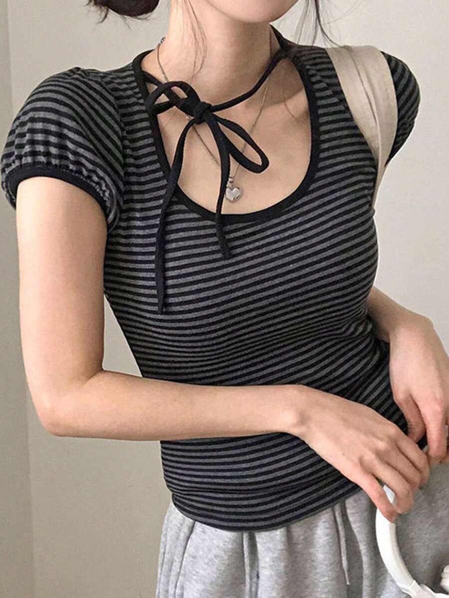条纹U领系带短袖T恤，小众修身百搭上衣 - 灰色 - 查看 1