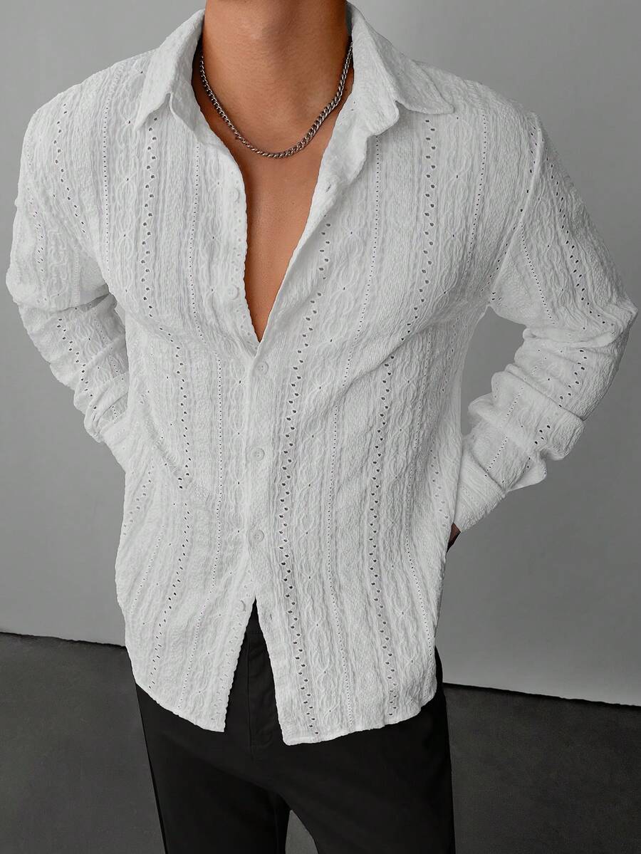 Áo sơ mi nam dài tay cài cúc phía trước, kiểu dáng tối giản, họa tiết khoét rỗng, thích hợp cho mùa thu.