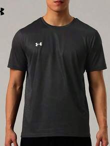Under Armour 男士极简短袖T恤，宽松版型，透气柔软，适合运动和日常穿着 - 黑色 - 查看 1