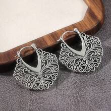 一对镂空耳环，融合经典艺术与极简风格，适合日常佩戴，也可作为度假配饰，是节日送礼的绝佳选择。 - 復古銀色 - 查看 6