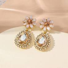 1 par de pendientes colgantes de cristal con flores elegantes, adecuados para uso diario, fiestas y bodas, hechos a mano con variaciones en forma, color y colocación del patrón floral - Champán - Ver 9
