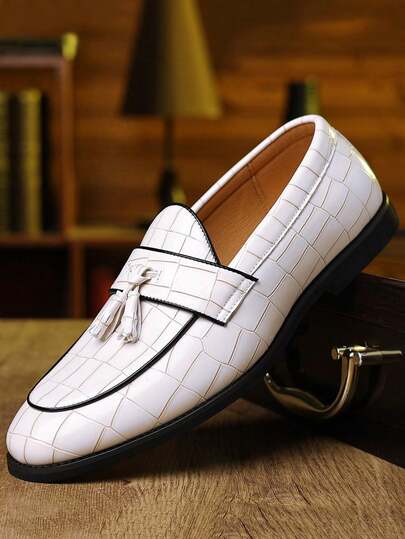 QRLQRL 1 par de mocasines planos con puntera redonda y flecos, con estampado de cocodrilo para hombres, hechos de parte superior de PU y suela de goma, adecuados para uso casual de negocios