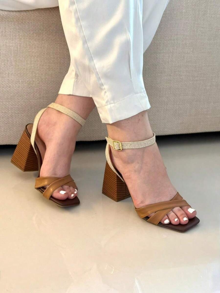 Sandal With An X-Shaped Front. - Multicolor - Ver 1