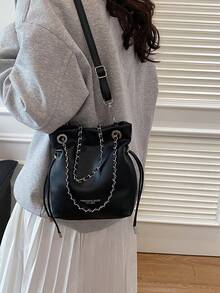 2026 Nueva bolsa de cubo de gran capacidad con cadena, bolso de mano de moda para mujer, bolso de hombro versátil, bolso cruzado para ir al trabajo; 2026 Nueva bolsa de cubo minimalista, bolso de hombro versátil, bolso cruzado para teléfono para mujer - Negro - Ver 10